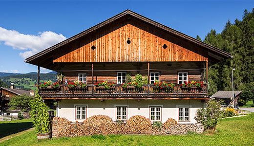 Tipica casa in legno Alto Adige